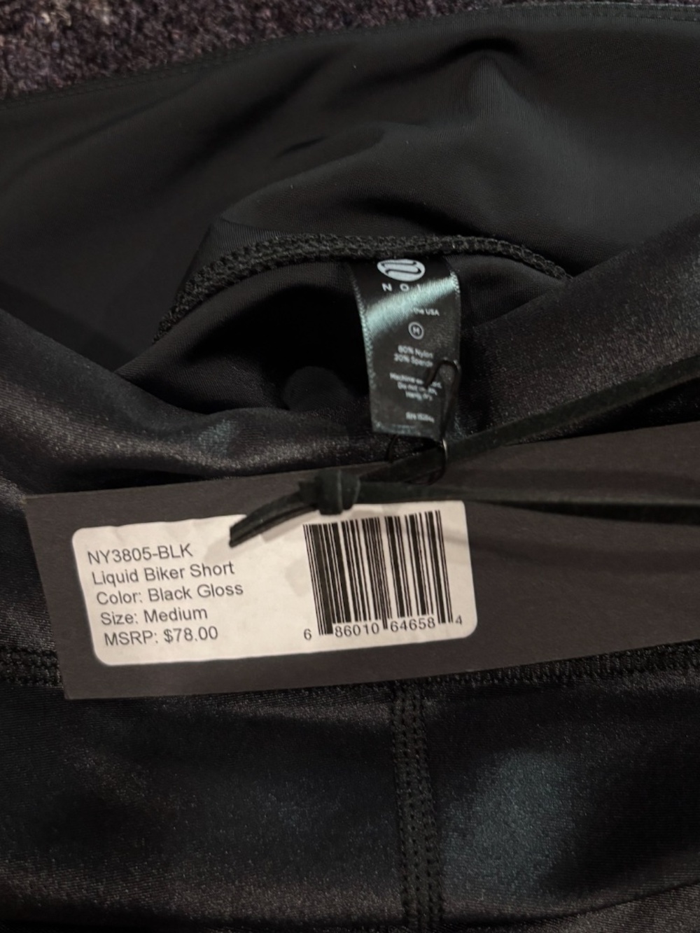 Noli Yoga Liquid Biker Short – Black Gloss - Picture 5 of 5